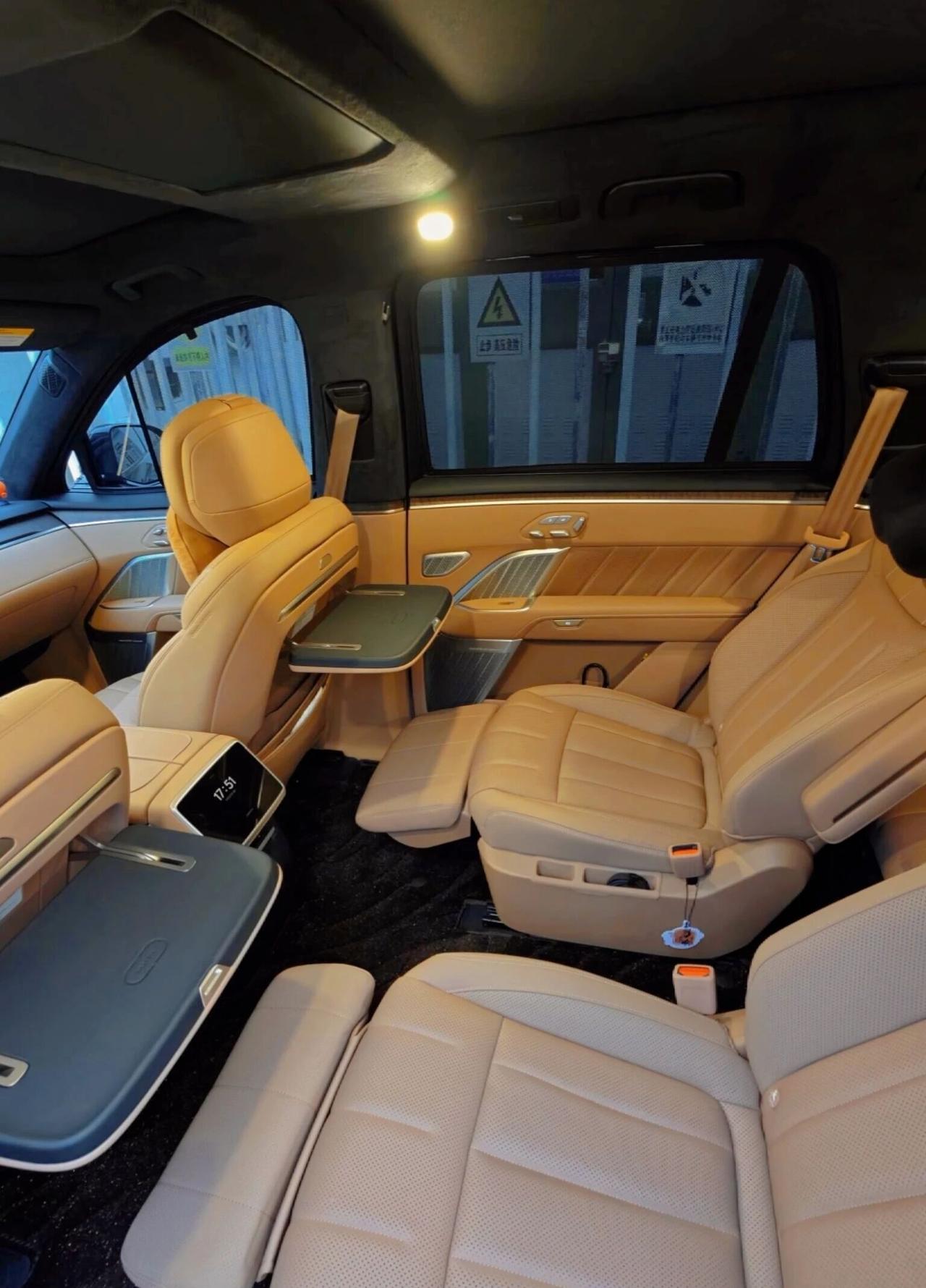 谁懂啊！花680元就能get原厂同款小桌板？蔚来L90满配升级太香了！原车配置