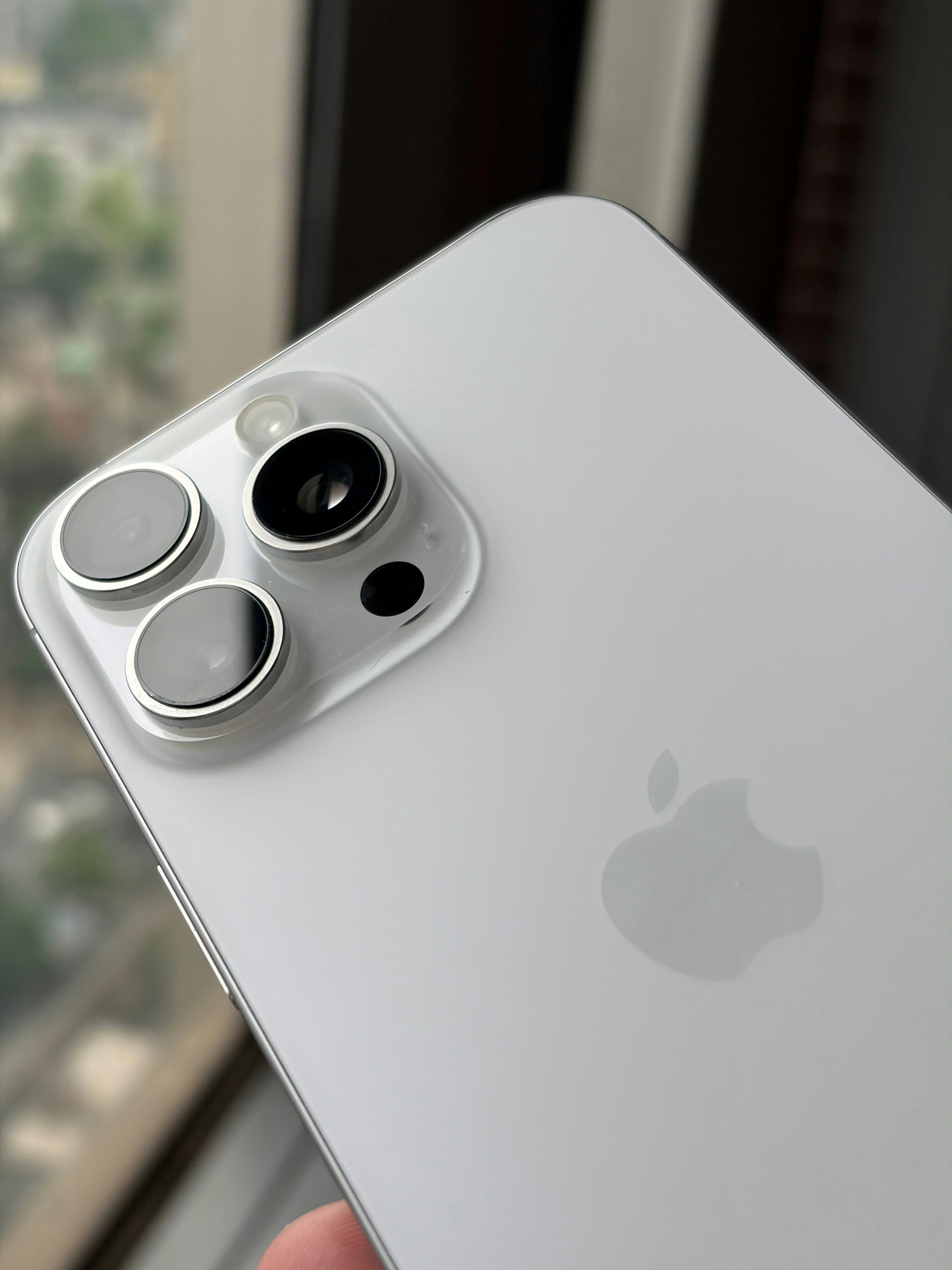 现在回过头看看iPhone16ProMax，还是觉得很优雅