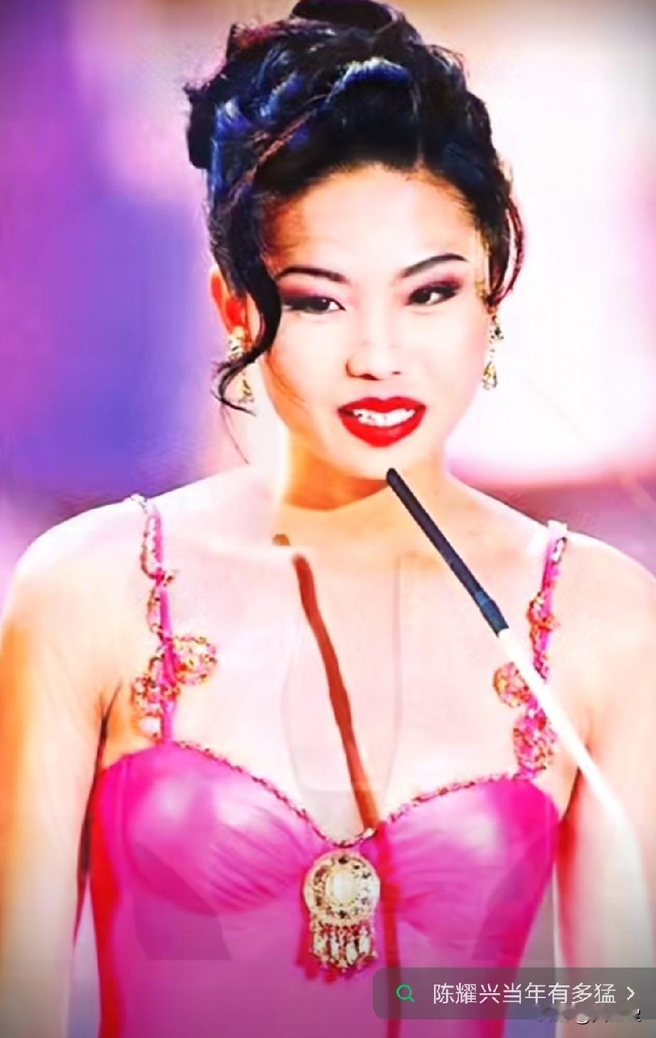 从最丑港姐到黑道大嫂再到亿万富婆她曾是无线电视合约女艺员，出演过《西游记