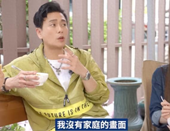 黄宗泽都45了，这事儿说出来你敢信？更让人想不通的是，他居然还单着。要不是6月3