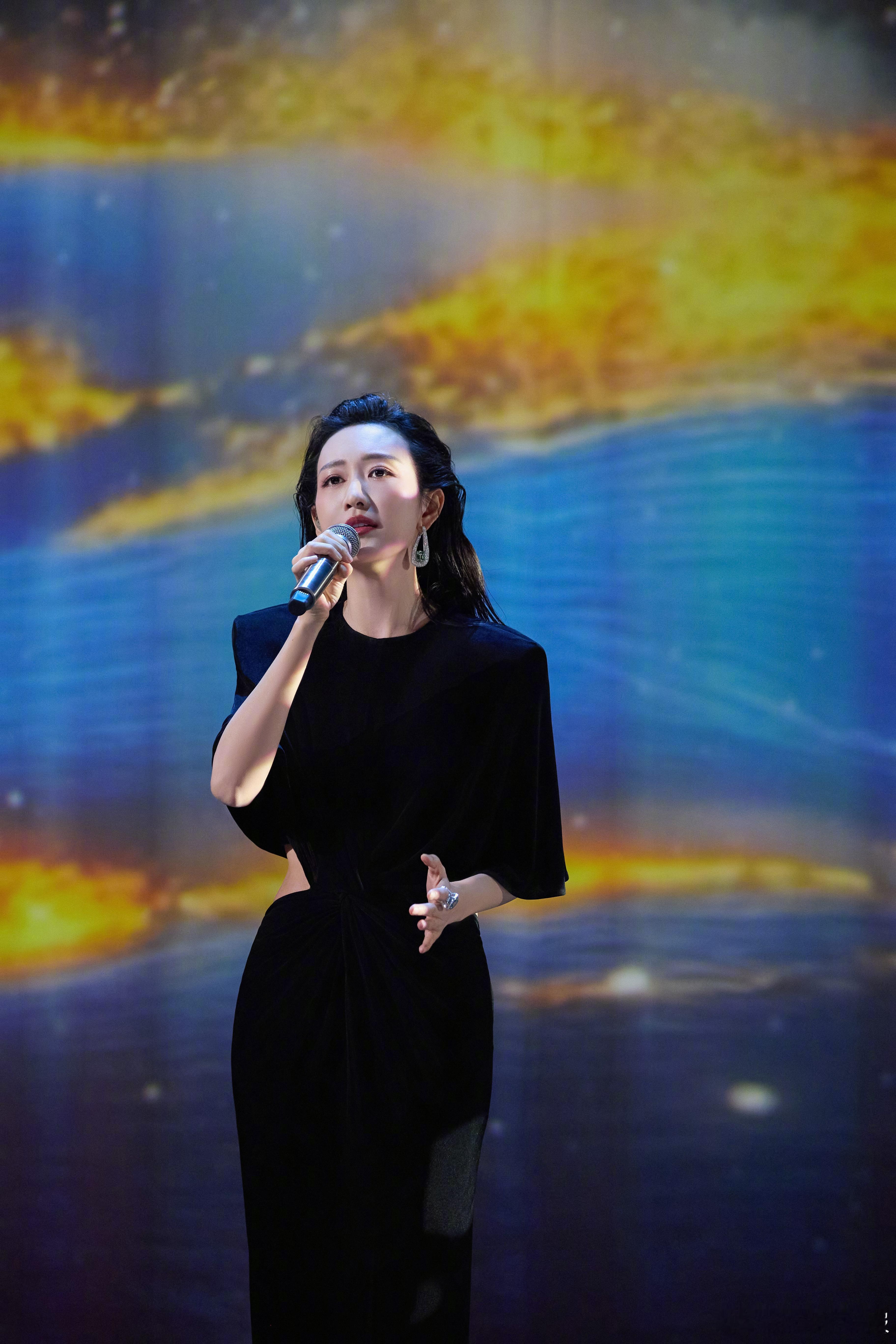 王鸥没有不一马当先的义务谜面已出，高能待发！Angel抢先送上新春线索，《大