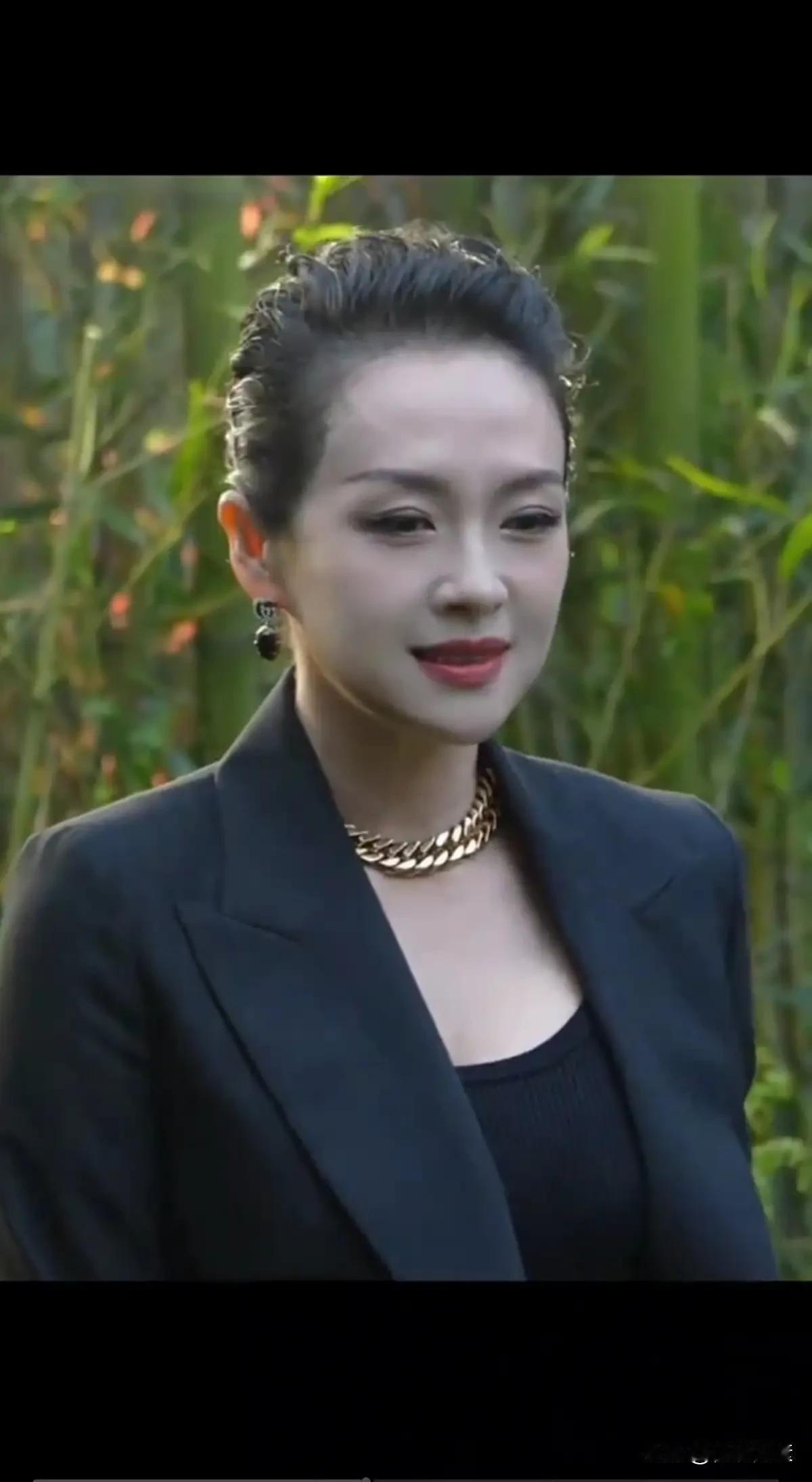 国际巨星章子怡，确实漂亮美丽，男人一辈子如果能遇到这么个女人，做什么都值了