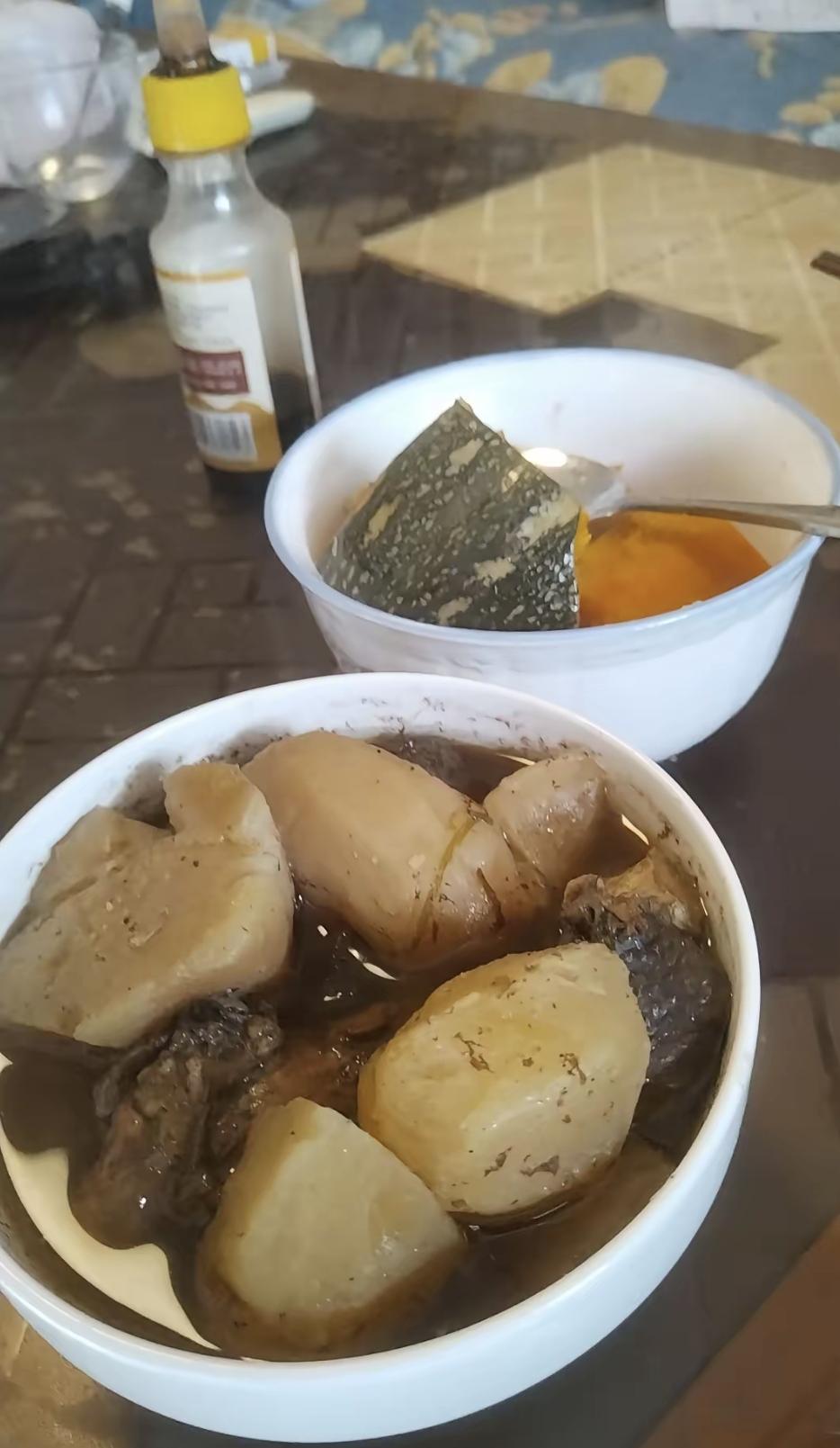 最近认识了个大叔，年纪不小了，查出癌症好几年。别人愁得吃不下饭，他倒好，每天照常