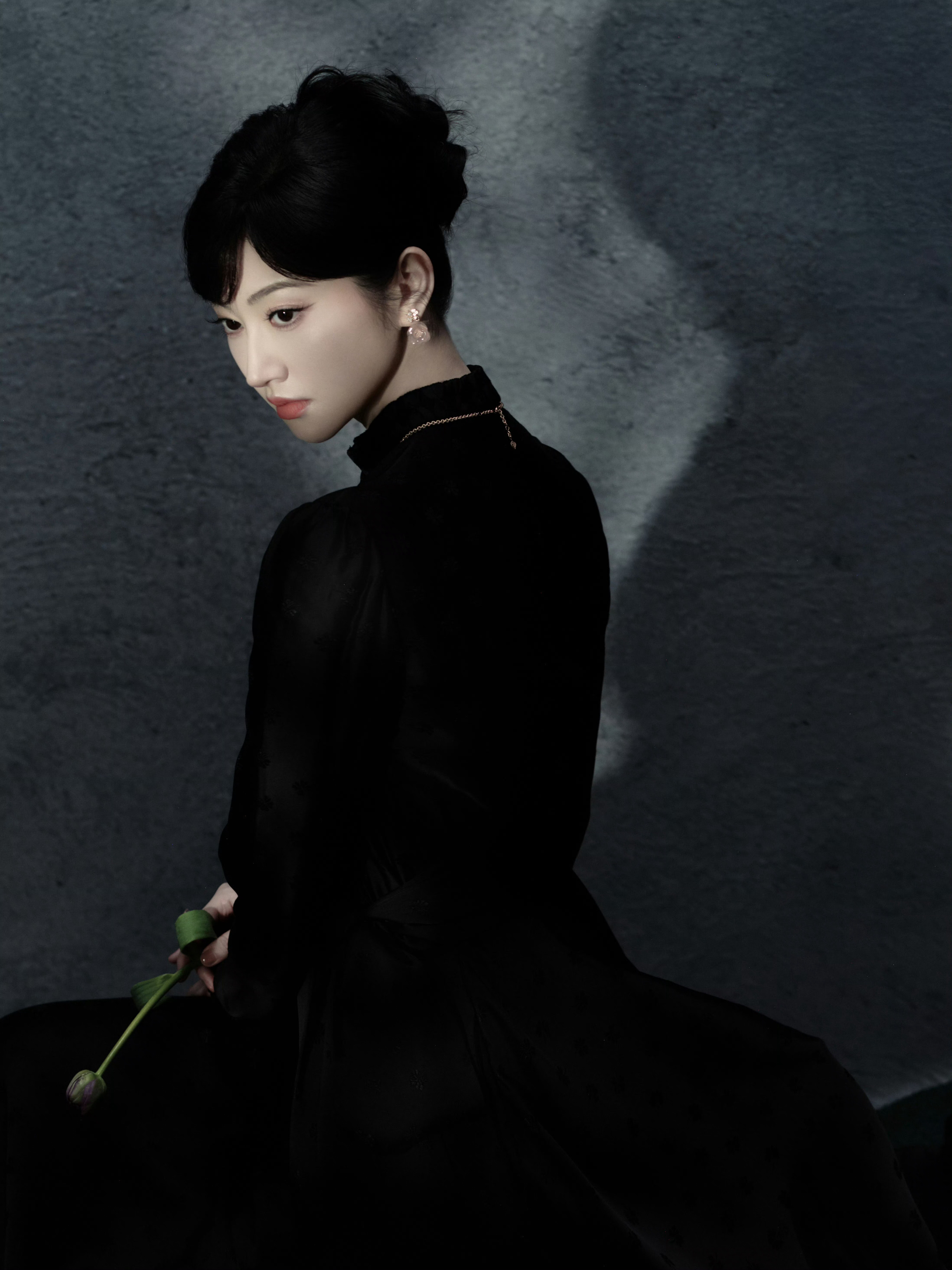 景甜最新物料还是端庄典雅