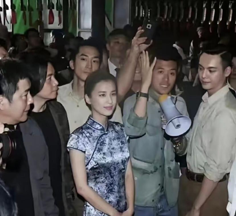 看到这张照片我悟了，杨子当年就是舍不得离婚吧