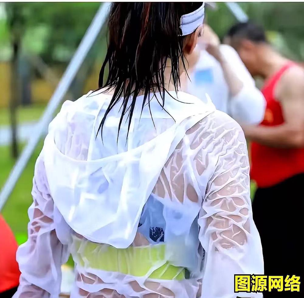 全文约1050字杭州那个33岁、坚持晨跑的女人，出事了。人是跑完回到家，刚