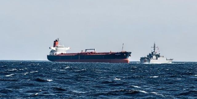 2025年10月1号那天，法国海军直接在靠近自家的海域动手了，派了12个特种兵坐