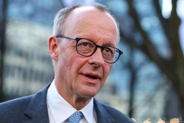 🇩🇪德国总理弗里德里希·默茨：“乌克兰可以信赖我们。我与马克龙、斯塔默一道