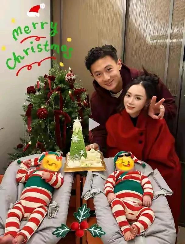 一家四口合照好温馨[比心]