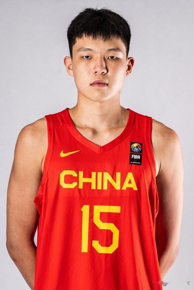 中国男篮世预赛第四窗口期客战卡塔尔14人大名单：01贺希宁：29岁192c