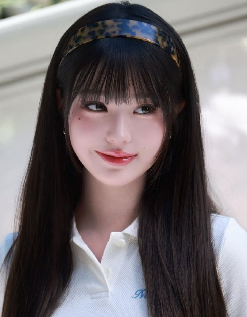 张元英上海线下活动的现场视频，我看一次心动一次！这美貌冲击力真的太强了，她一出场