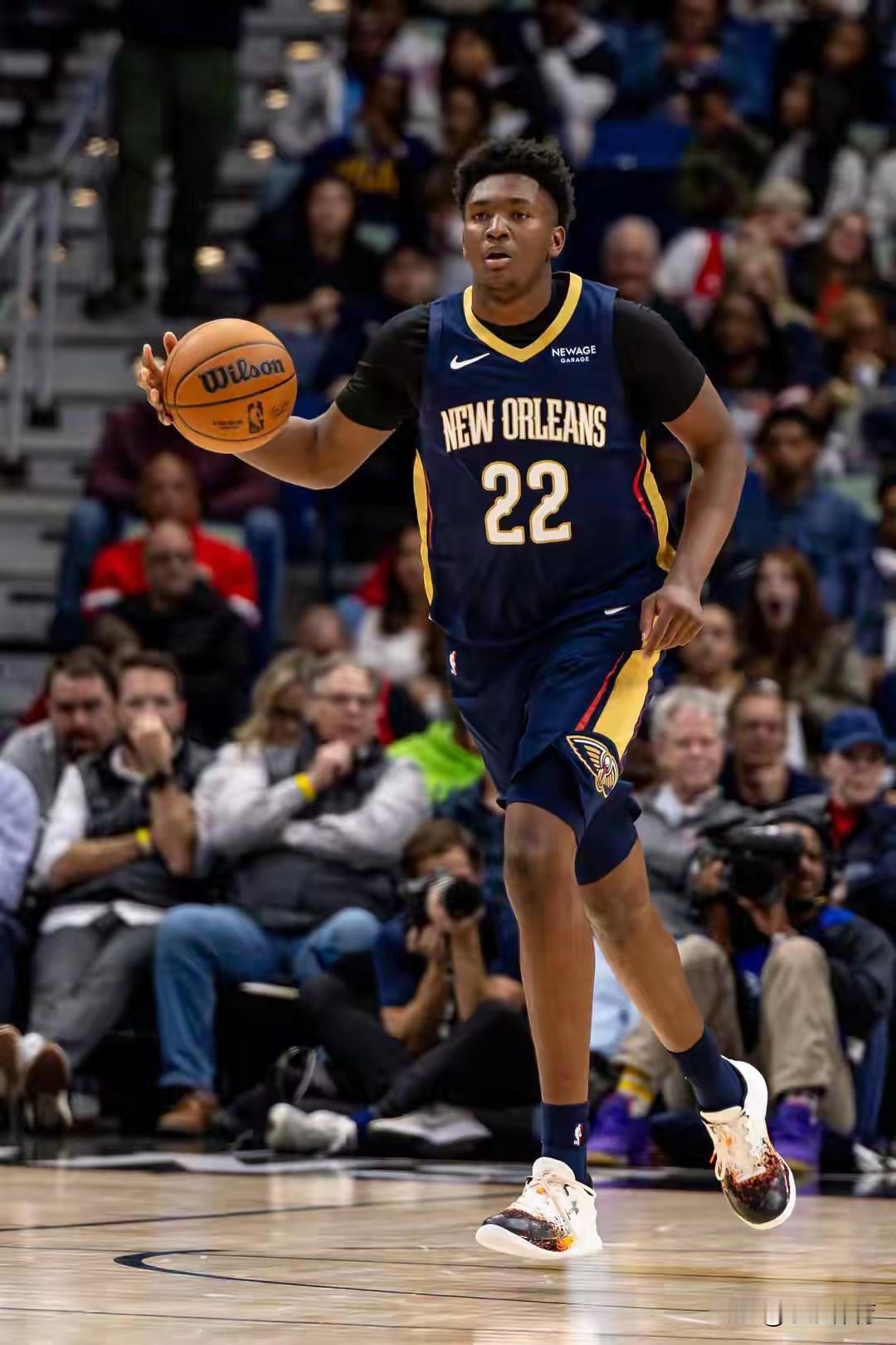 鹈鹕队因德里克-奎因决定甩卖胖虎墨菲琼斯本赛季，鹈鹕队2025年首轮第13号秀