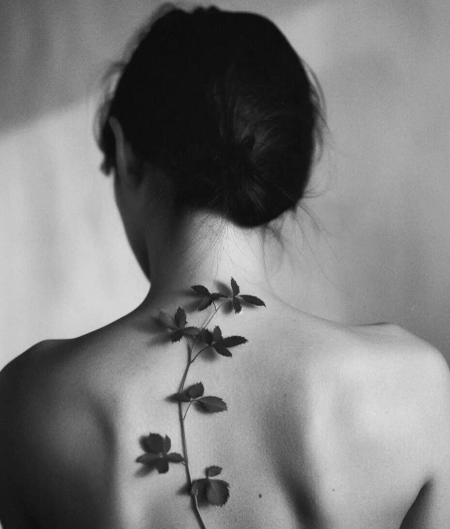 冯唐有句话很通透：“当你舍不得为自己花钱的时候，你就成长了；当你舍得为自己花钱的