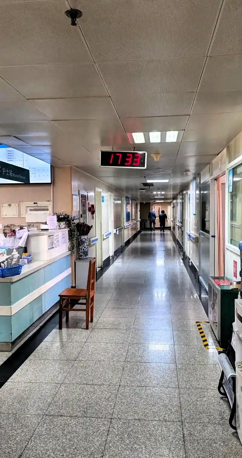 这医生火了！江苏，有个女子头晕去医院检查，结果还没出就走了，在她看来，只是带孩子