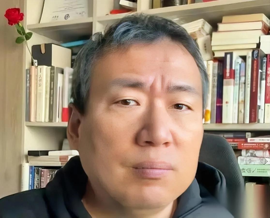 3小时赚200？储殷直播翻车现场！镜头前侃侃而谈的教授，下播后数钱却只剩两张