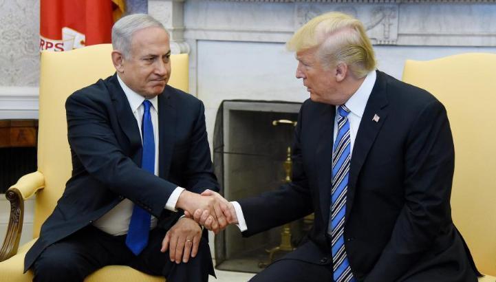 特朗普又出惊人操作，居然敢下令封锁伊朗所有港口，可封锁令刚官宣，英国就直接反水，