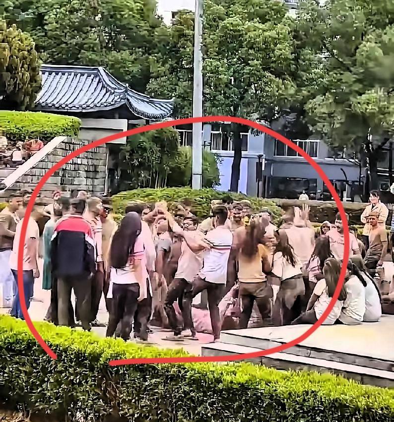 一觉醒来刷到印度留学生的热议越看越觉得事关重大！现在在华印度留学生都超3