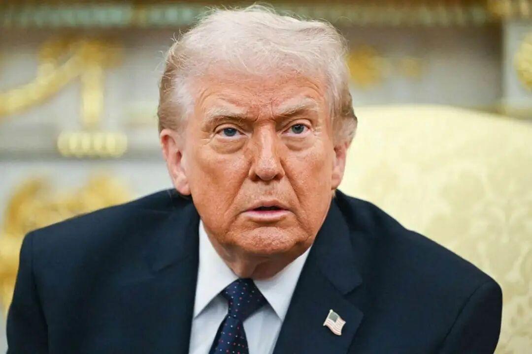 特朗普周五在接受CNN采访时称，“古巴很快就会垮台”，“他们非常想达成一项协议”