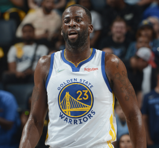 格林的存在是科尔证明勇士王朝的成功是靠自己的体系而非库里的一个标签，拿掉格林库里