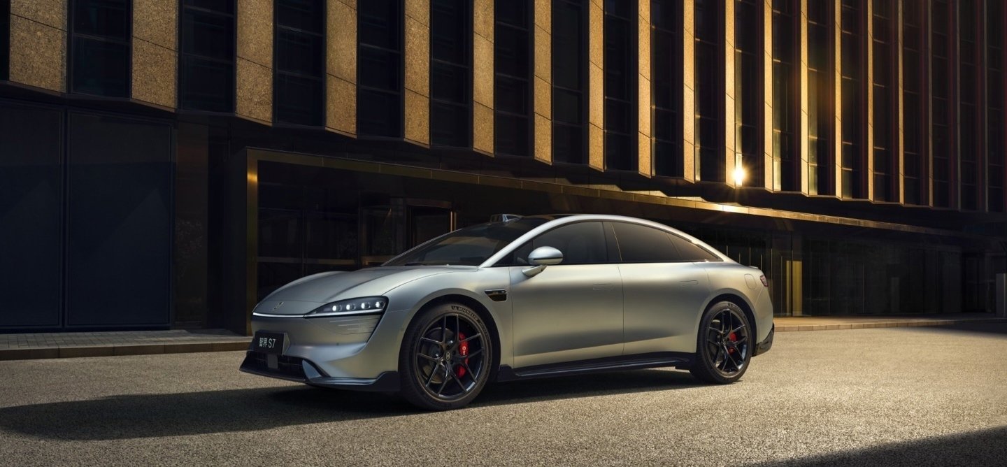 【赵长江确认：鸿蒙智行智界S7汽车还会更新换代，但不是今年】近日网传消息称鸿