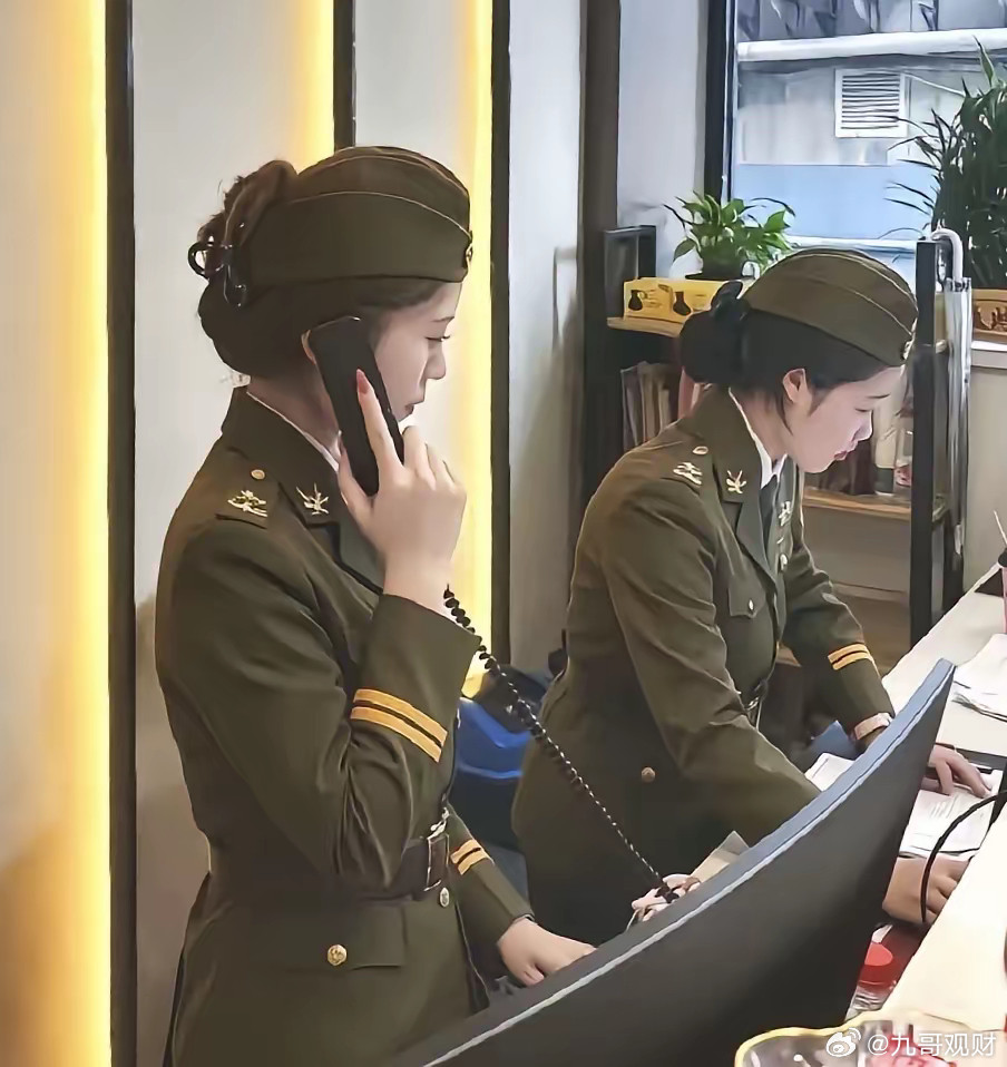 奇葩的酒店女前台周中陪女老板拜访江浙沪大客户，没想到入住酒店时令我大开眼界。前前