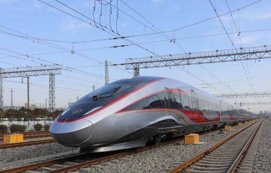 中国为什么执意要发展高铁，而不是廉价航空？因为中国在做一个“赌注”，赌得就是你用