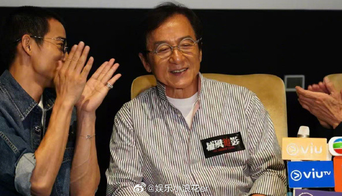 成龙说新片会找杨紫琼合作成龙有望回香港拍戏据港媒，近日接受采访时谈多年没回中国