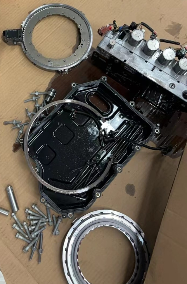 四万多公里就得大修变速箱福克斯四万多公里无倒档，大修变速箱了，想问下变速箱一般