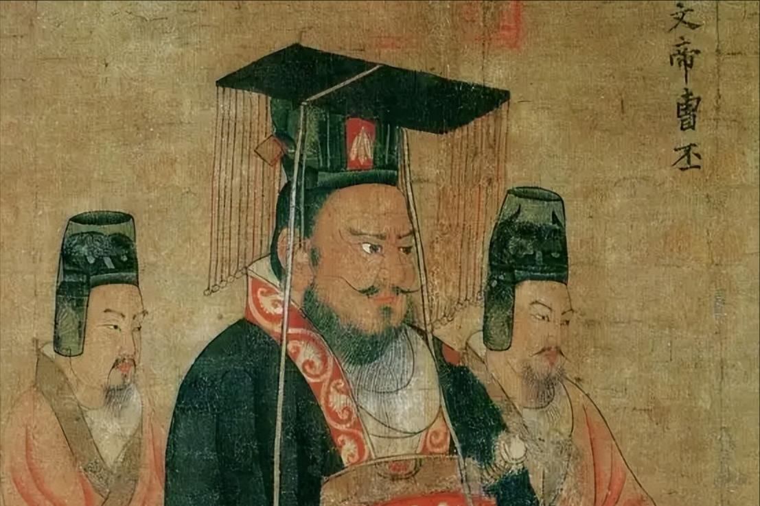 一套选官制度，管了四百年。在这四百年里，穷人家的孩子哪怕才高八斗，也只能当个跑腿