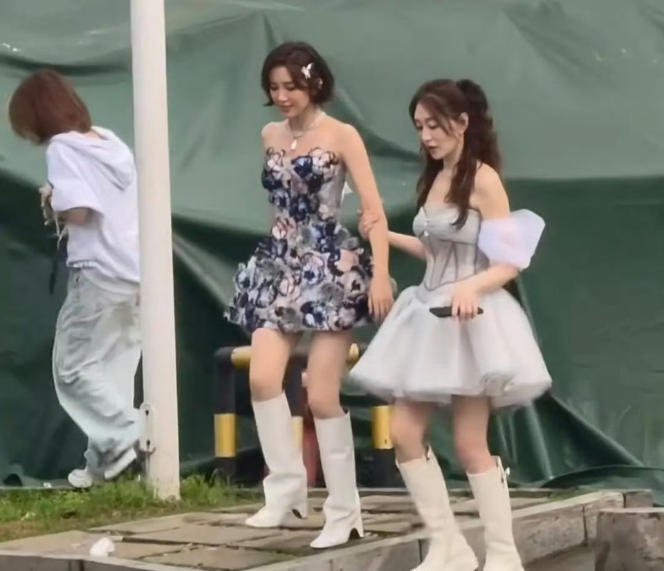 50岁的李小冉的少女造型简直了，怪不得富豪老公当年一眼就看中了她