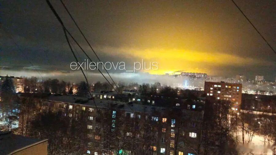 另据俄媒体报道，莫斯科附近的沃斯克列先斯克一家大型化工厂发生了火灾。该厂是鹅军工