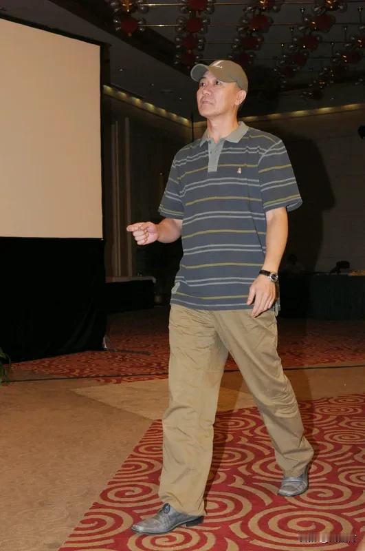 李幼斌自曝父母全在养老院李幼斌自曝父母均在养老院。60多岁的李幼斌在《马腾你别