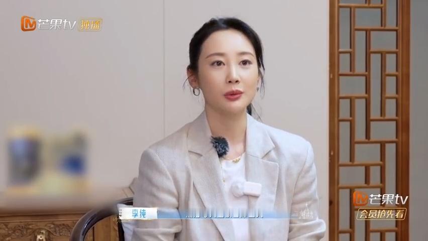 李纯两年没戏拍坐法院哭李纯在两年的低谷期里默默积蓄力量，李纯现在能够以更好的状