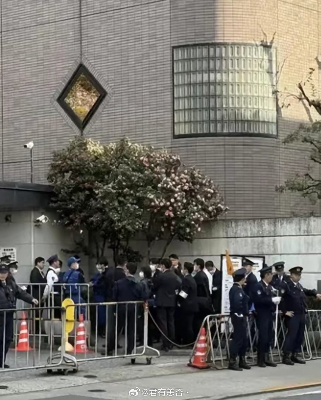 拿刀闯入中国驻日本大使馆的村田见大，这个人buff简直叠满。1这个人是自卫队