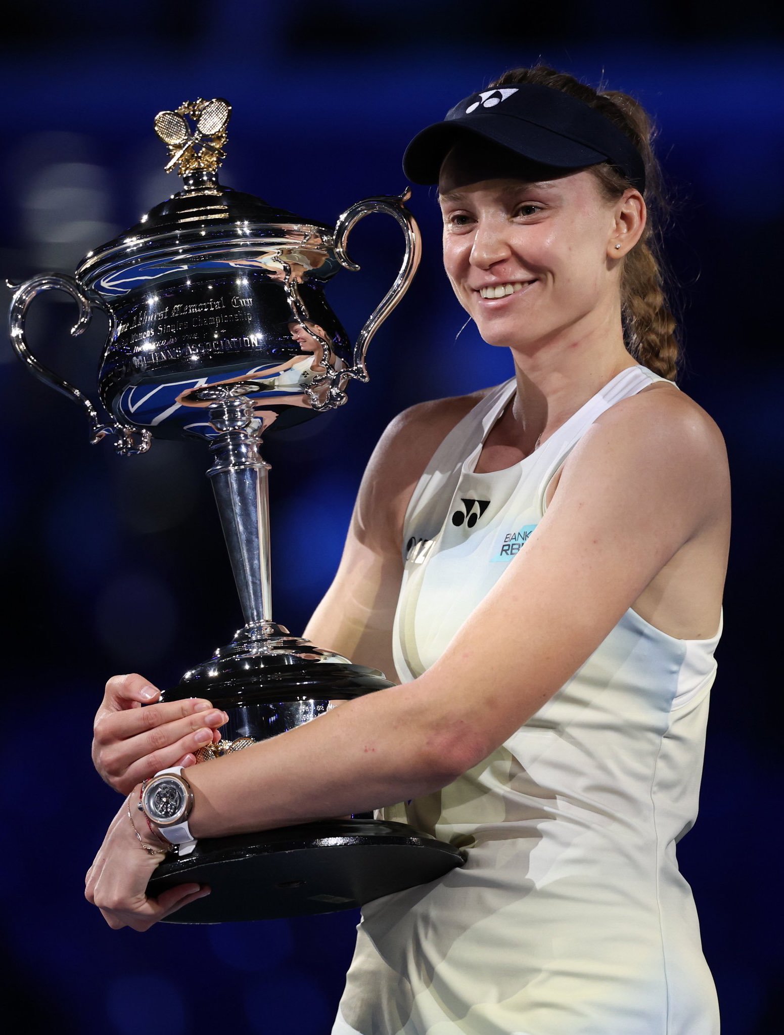 刚刚搭档王蔷指导在咪咕解说了莱巴金娜首夺澳网冠军，蔷指点评的莱巴取胜要点：1.