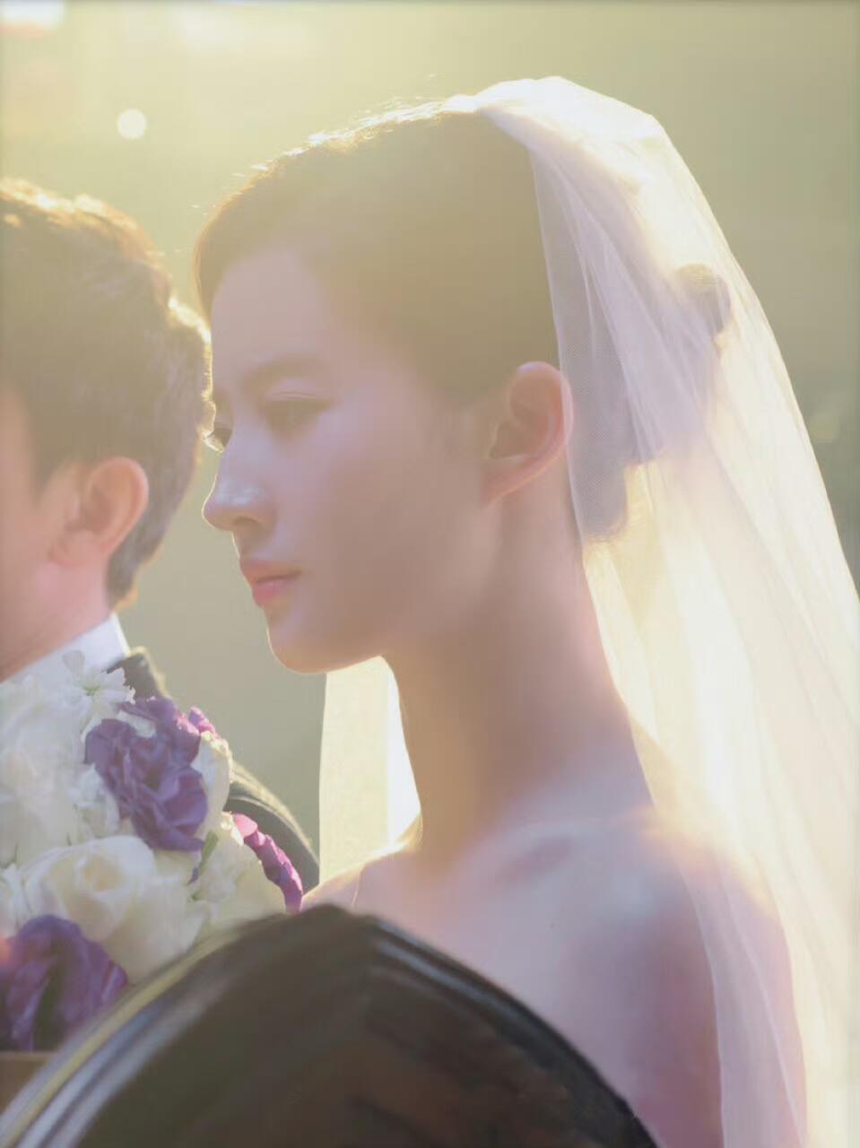刘亦菲婚纱