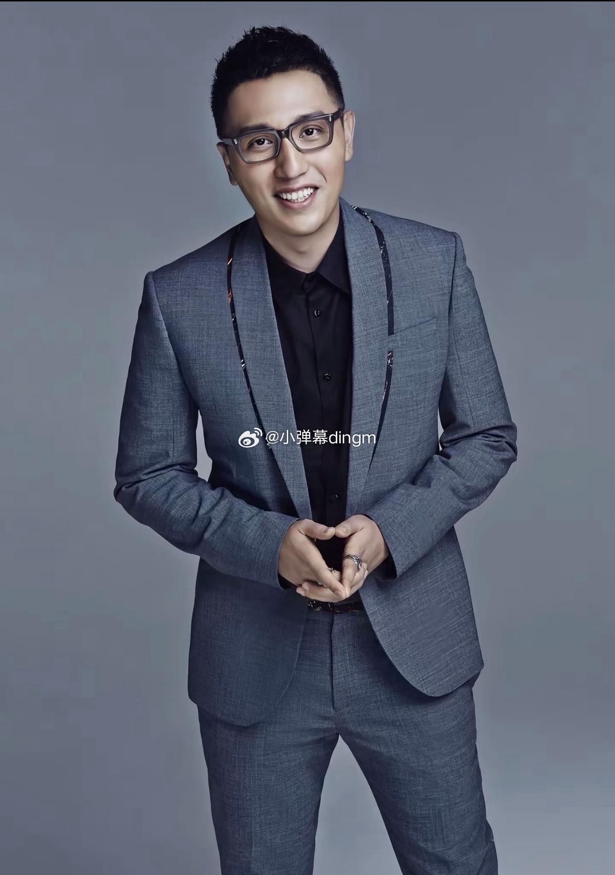 1、主持人华少经常压迫身边的女主持人和女嘉宾，只是一直没人出来点破，现在有个人愿