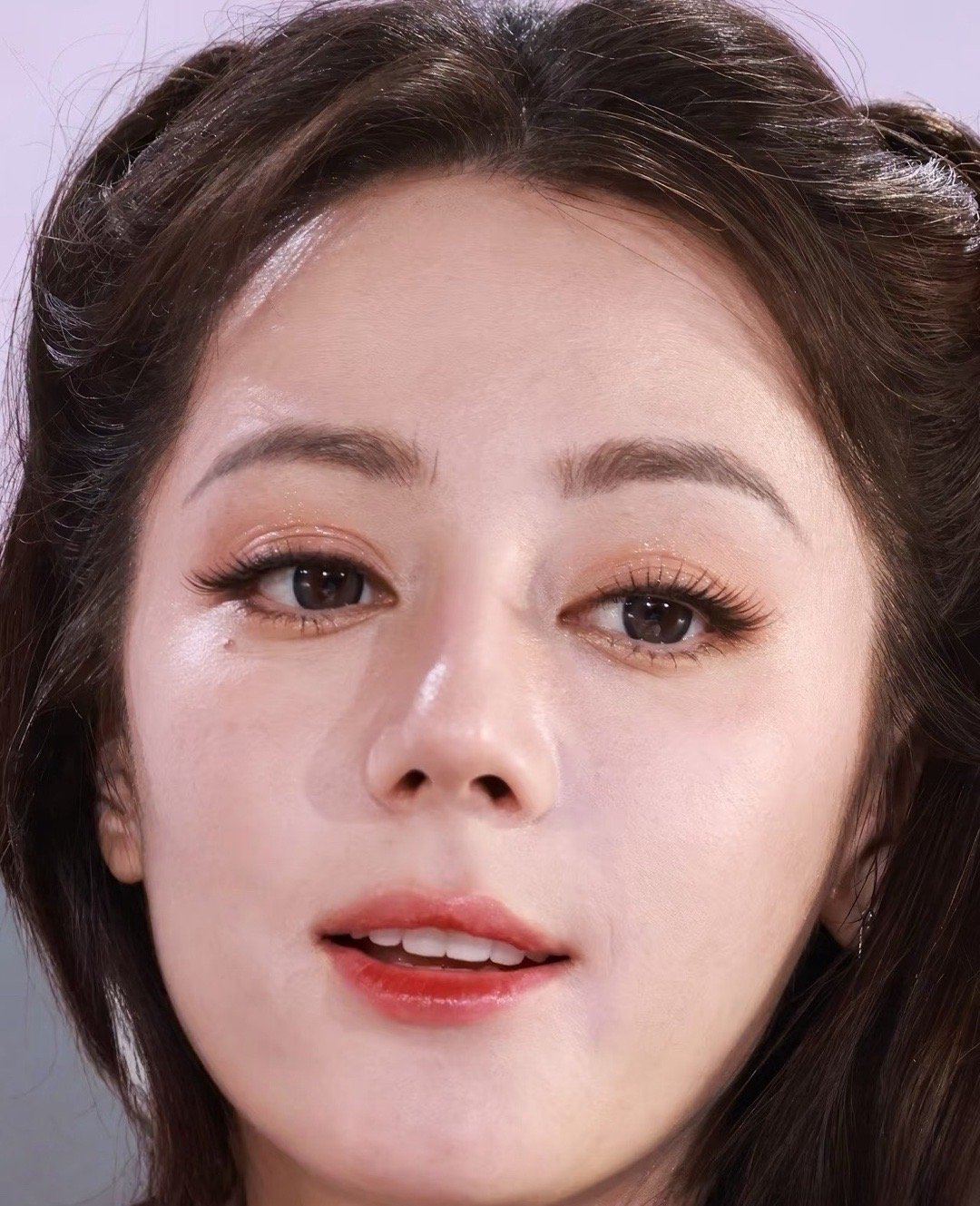 这才是现实里看到的迪丽热巴