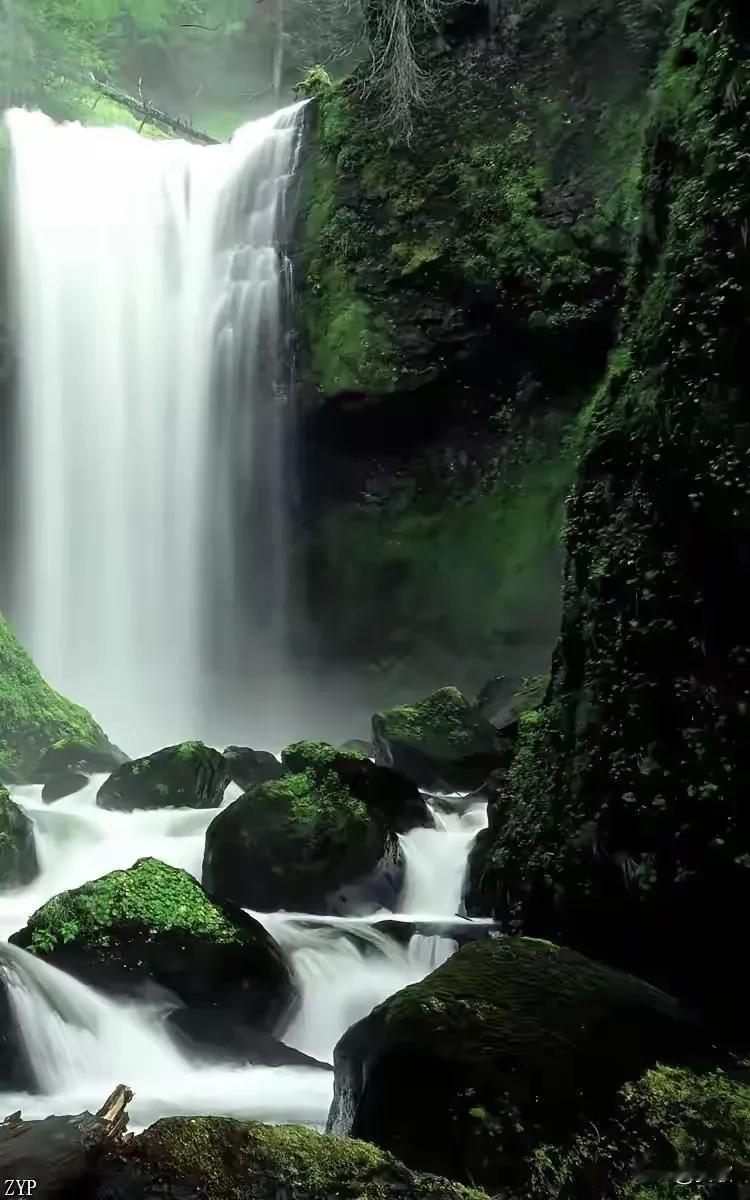 上联:山间明月松间照下联:涧边清泉石上流横批:泉鸣石上