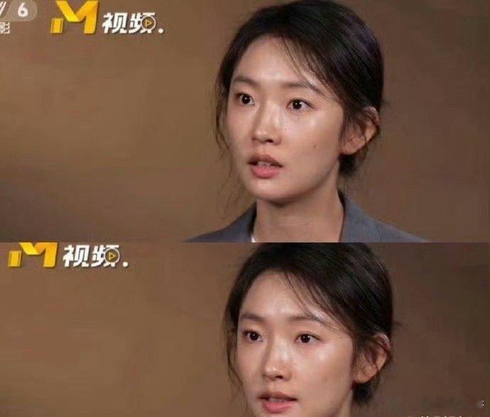 这才是老实的姑娘，人家说上央视得素颜，她就真的顶着个冒油光的大素脸去了…