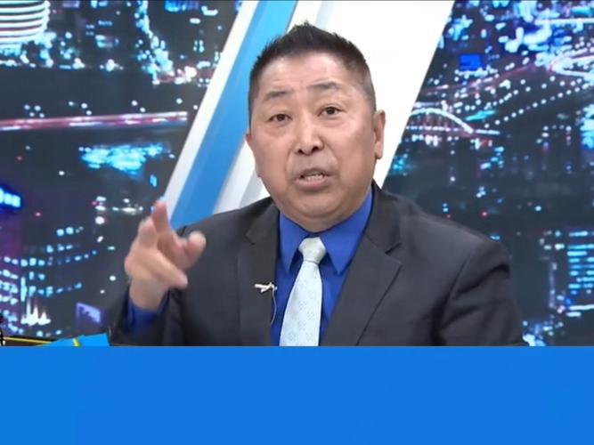 一语惊醒梦中人！岛内名嘴直言台军真实归属5月22日一则发声搅动台海舆论场，
