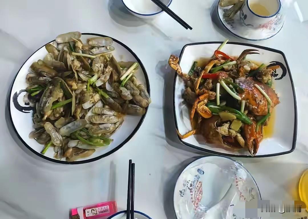 万万没想到。广东两个菜661元事件这样和解了。一开始说顾客“违法投诉”并表示