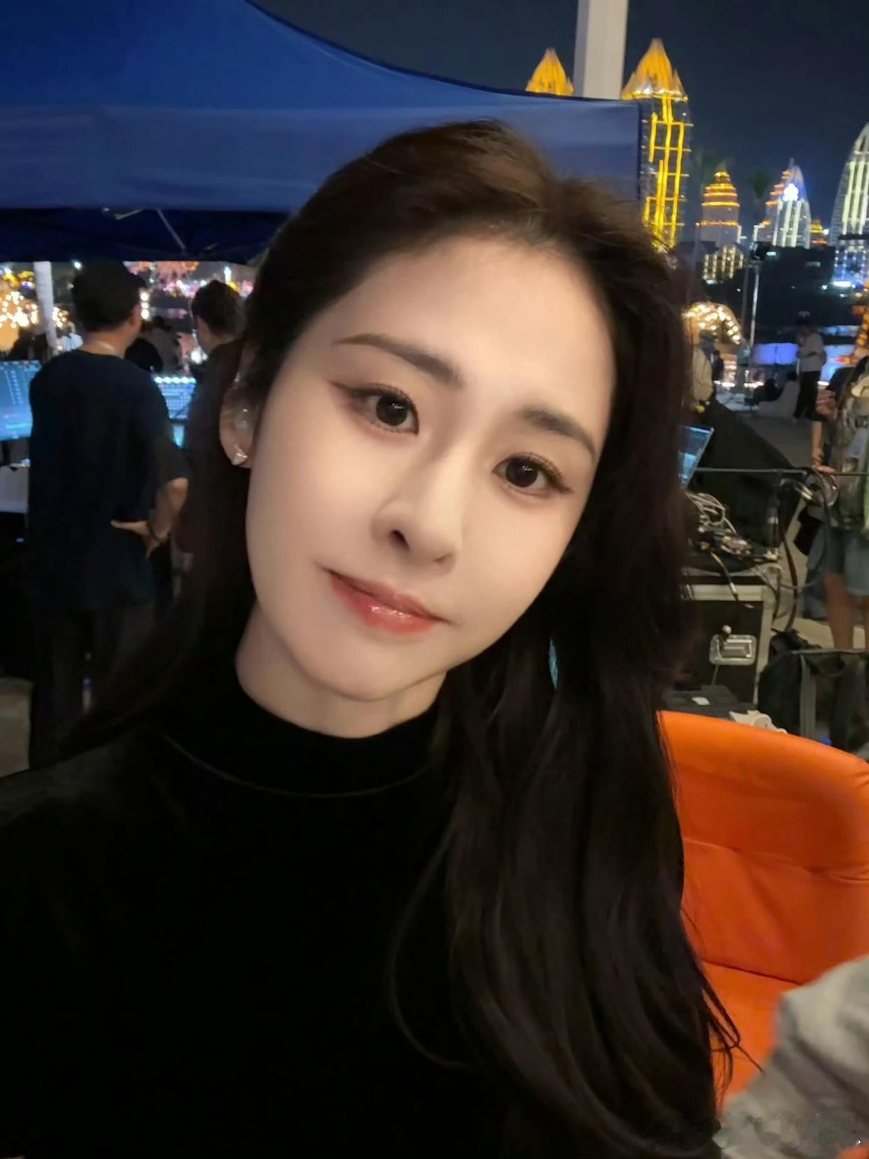 1.俞灏明王晓晨经过看心理医生被拍事件之后又闹了分手，俞灏明对于狗仔后续爆料的王