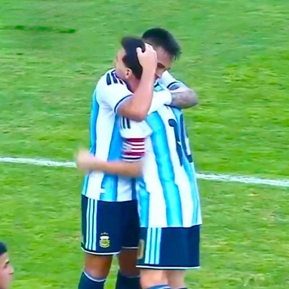 劳塔罗已经超越了克雷斯波成为了阿根廷历史上第四射手阿根廷历史最佳射手排名如下