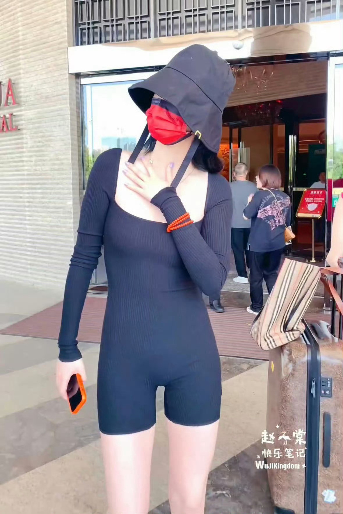 赵小棠连体紧身衣