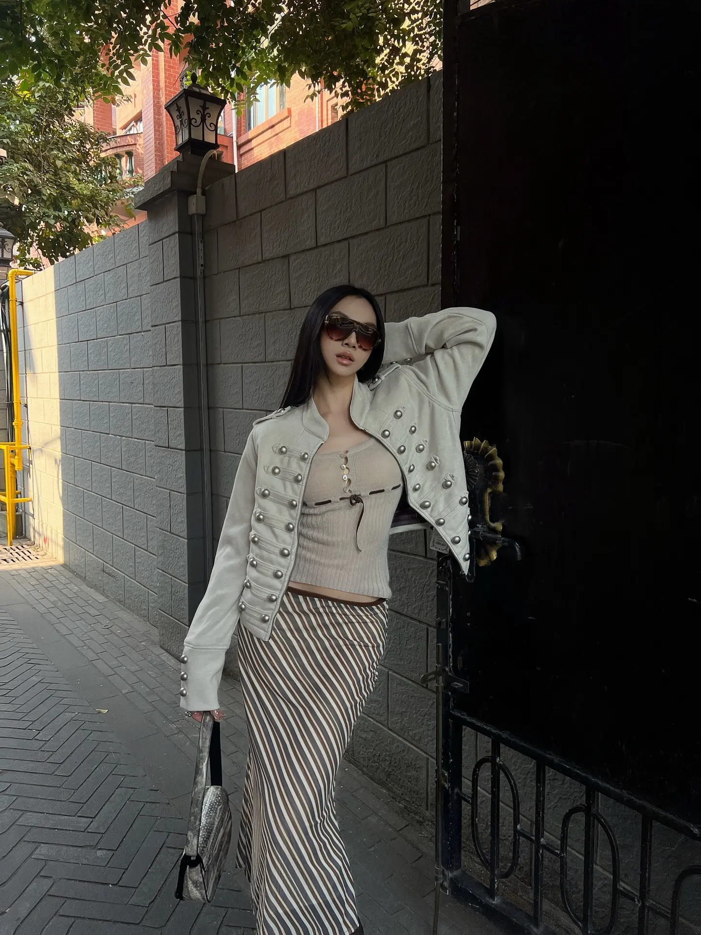 不知道 我的身材很曼妙。