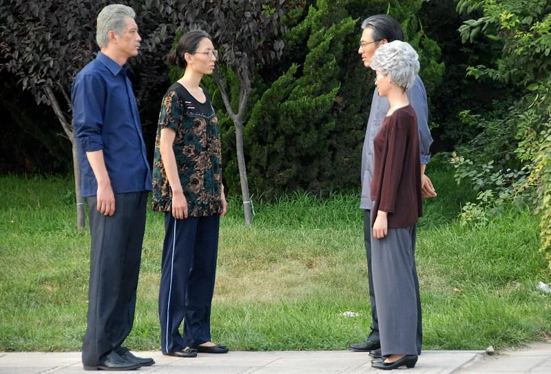 中年夫妻的婚姻现状，其实挺现实的。中国婚姻家庭研究会数据显示，35到50岁的夫妻
