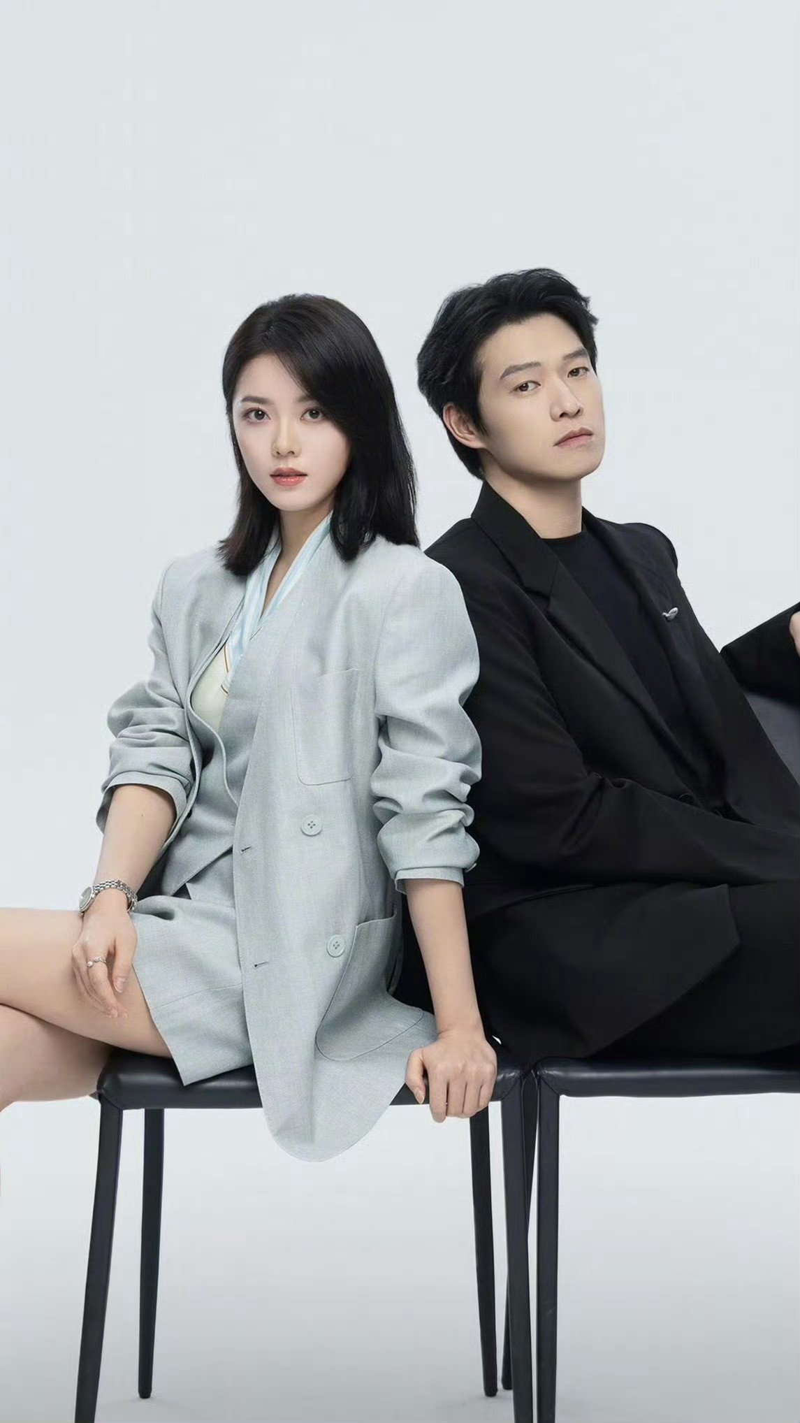 赵今麦领衔主演无可替代赵今麦作为备受瞩目的青年演员，凭借扎实的演技和独特的气质