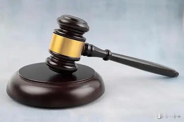 云南昆明，女子带90岁父亲去洗浴中心洗澡，前台告知高龄老人泡浴事宜后，女子表示她