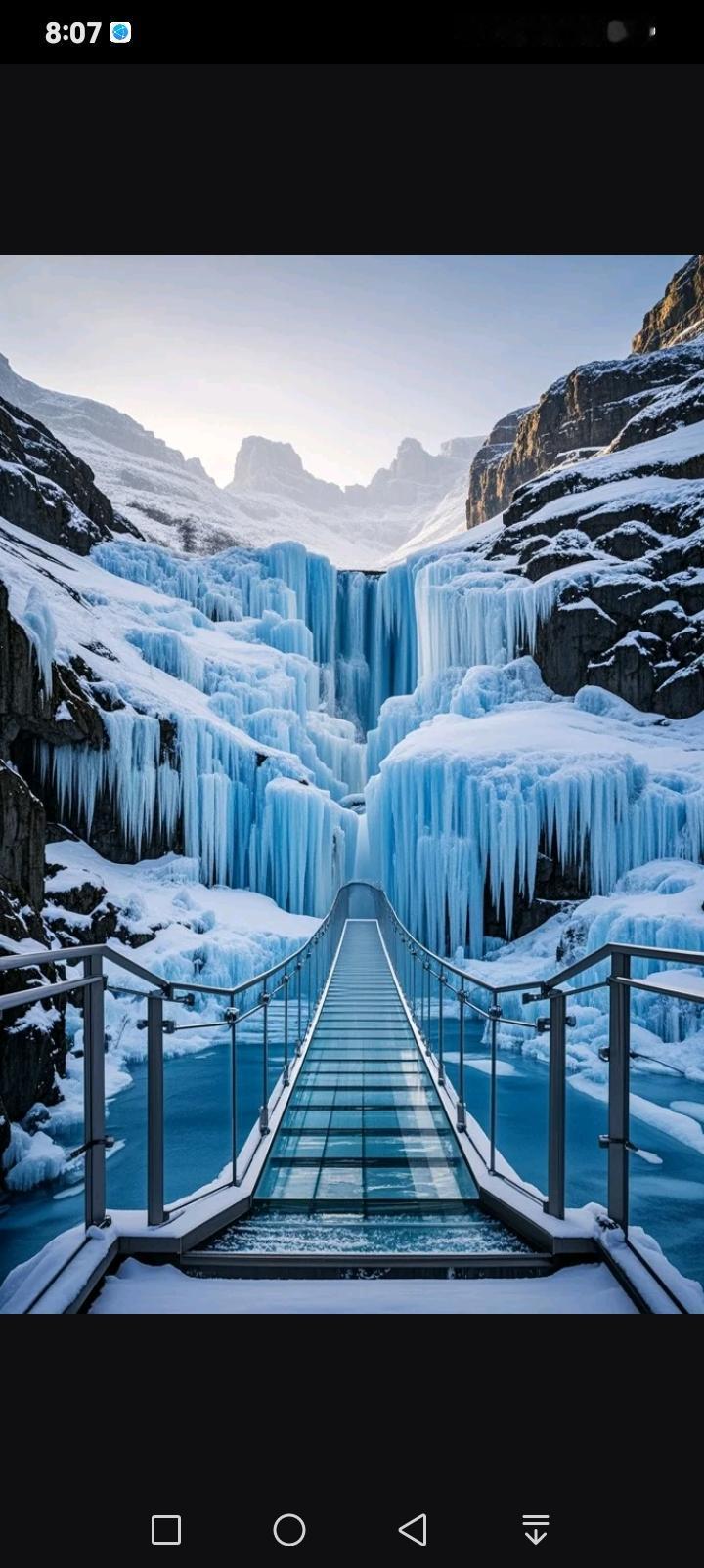 踏入冰封的仙境，冰棱如水晶垂挂，蓝冰在脚下泛着幽光。玻璃栈道向前延伸，仿佛通往冰